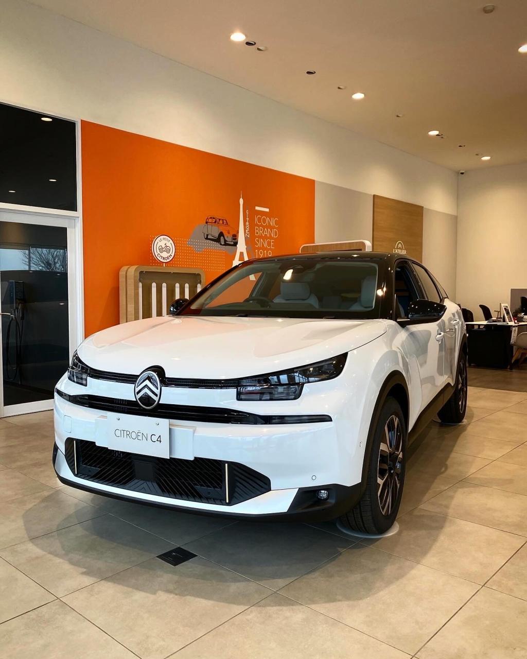 ブラックルーフモデルC4！